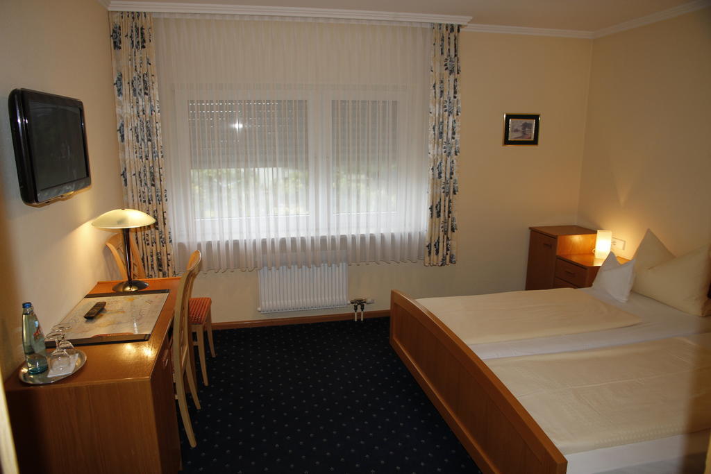 Hotel Anika Neuenburg am Rhein Room photo